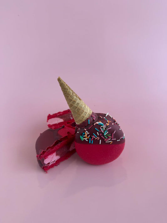 DĚTSKÁ JAHODOVÁ MAKRONKA